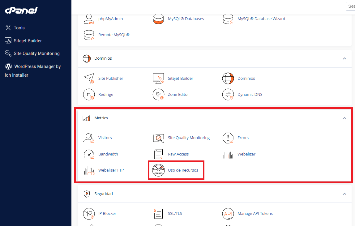 Sección de métricas en cPanel destacando la opción “Uso de Recursos”